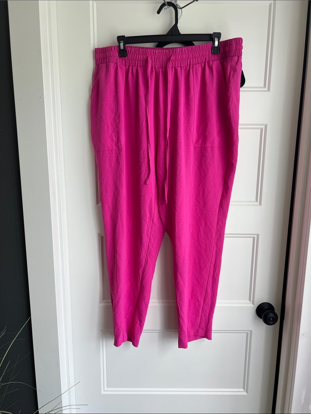 New York & Company Hot Pink Pull-On Jogger Pants